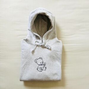 BNWT Brandy Melville/John Galt Light Gray Cute Teddy Bear Ribbon holding Mini Te